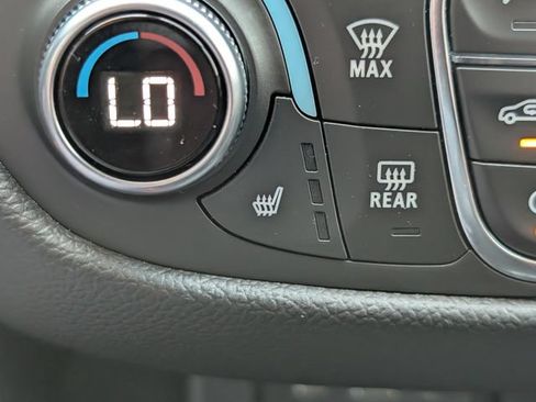Used 2024 Chevrolet Equinox RS FWD image 21