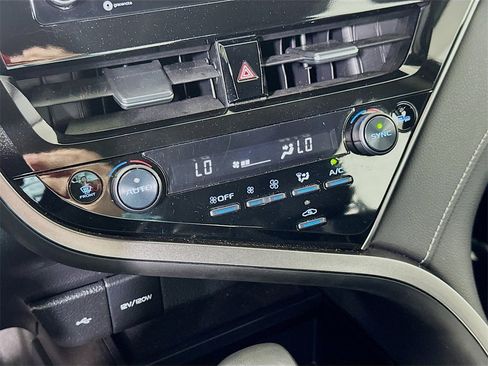 Used 2024 Toyota Camry SE image 26