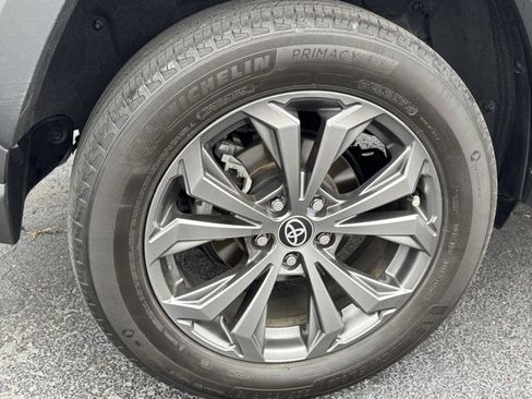 Used 2022 Toyota RAV4 Limited image 7
