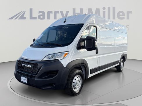 Used 2023 RAM ProMaster 2500 FWD image 1