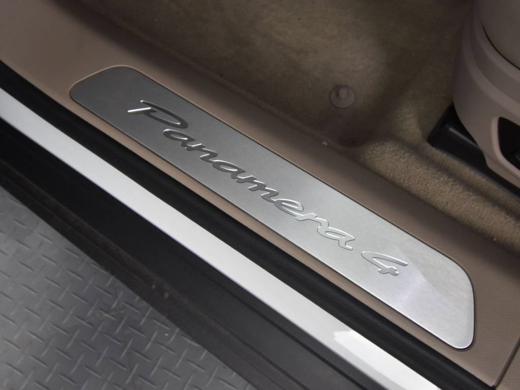 New 2025 Porsche Panamera 4 AWD/4WD image 17