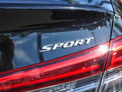 Used 2024 Honda Civic Sport image 11