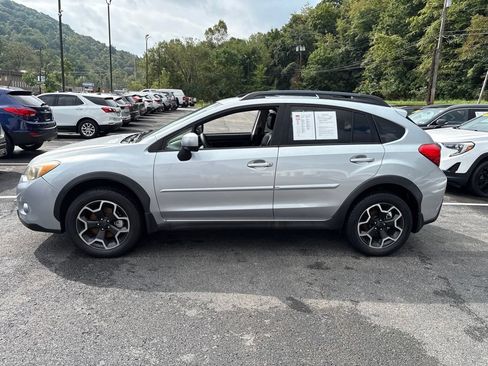 Used 2013 Subaru Crosstrek 2.0i Limited AWD/4WD image 2