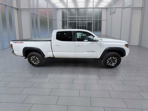 Certified 2023 Toyota Tacoma TRD Off-Road image 9