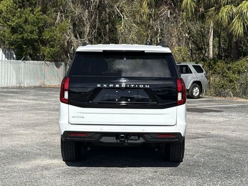 Used 2025 Ford Expedition Active image 10