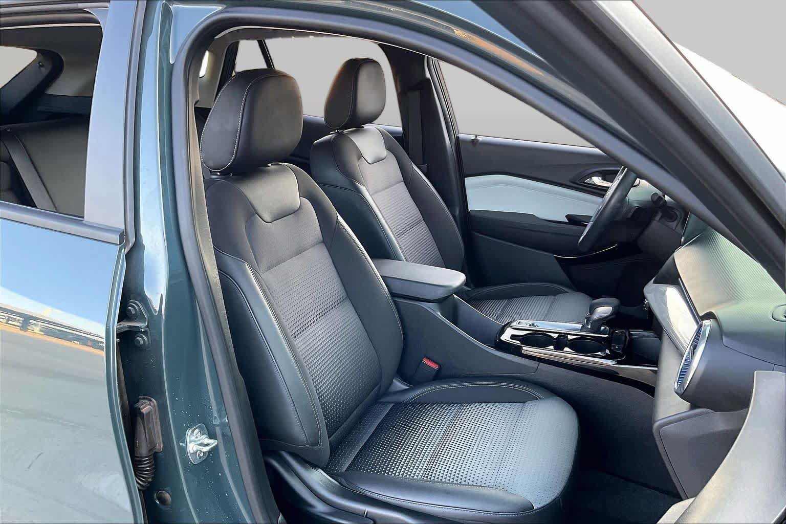Used 2025 Chevrolet Trax LT w/ Driver Confidence Package FWD image 10