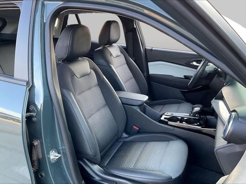 Used 2025 Chevrolet Trax LT w/ Driver Confidence Package FWD image 10