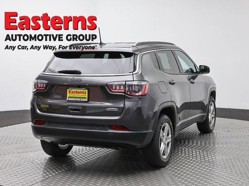 Used 2024 Jeep Compass Latitude AWD/4WD image 4