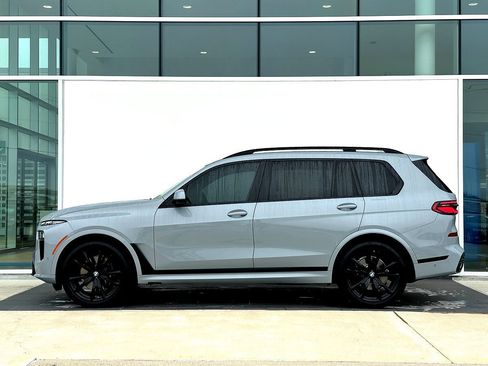 Certified 2024 BMW X7 xDrive40i w/ M Sport Package AWD/4WD image 8