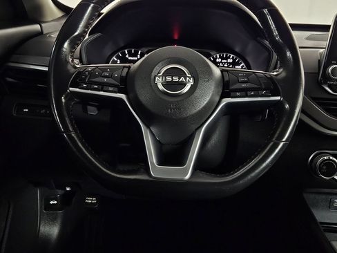 Used 2023 Nissan Altima 2.5 SR FWD image 18