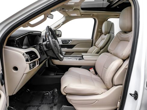Used 2020 Lincoln Navigator Reserve w/ Luxury Package AWD/4WD image 26