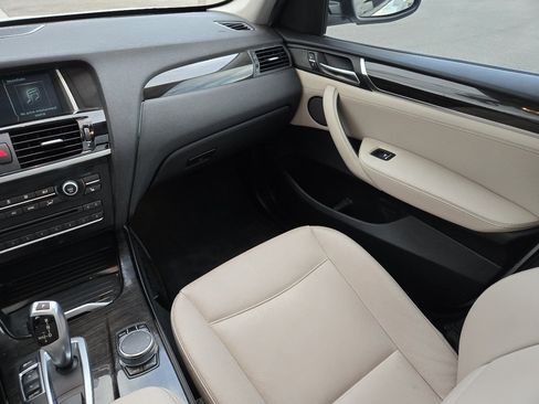 Used 2017 BMW X3 sDrive28i image 4