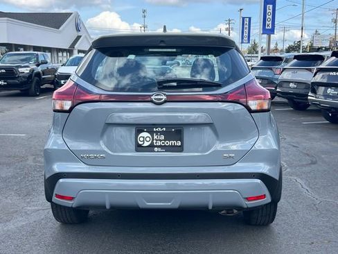 Used 2022 Nissan Kicks SR FWD image 6