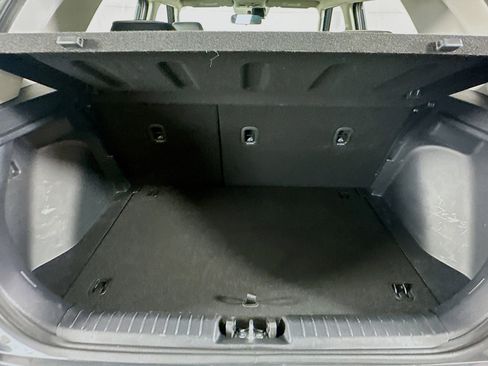 Used 2025 Hyundai Venue Limited image 28