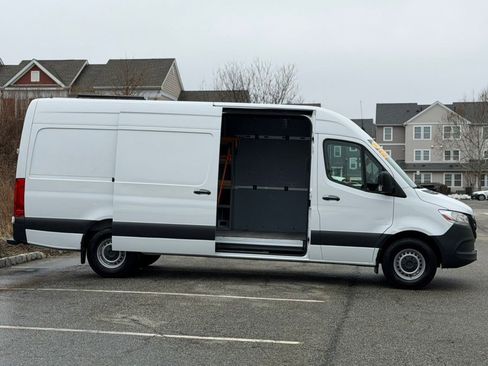 Used 2024 Mercedes-Benz Sprinter 2500 image 4