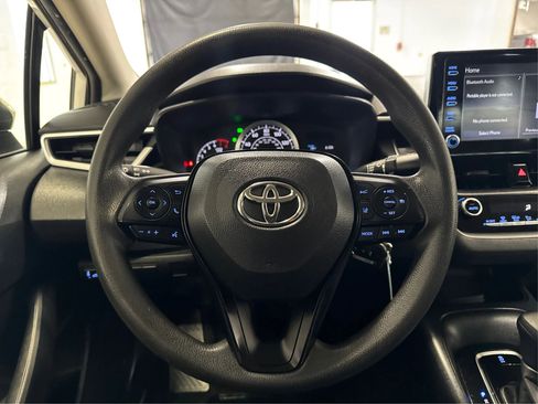 Used 2020 Toyota Corolla LE image 21