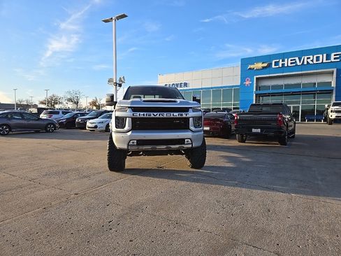 Used 2020 Chevrolet Silverado 3500 LTZ w/ LTZ Premium Package image 11