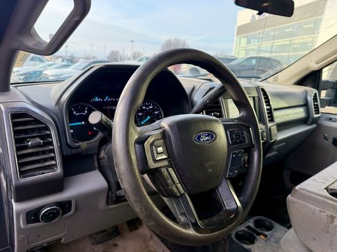 Used 2019 Ford F250 XLT w/ Snow Plow Prep Package image 8