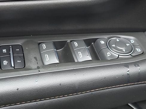 Used 2022 Chevrolet Suburban High Country w/ Premium Package AWD/4WD image 12