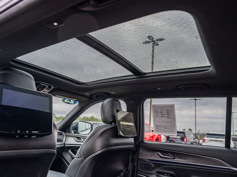 Used 2023 Jeep Grand Cherokee L Overland w/ Rear Seat Video Group I image 32