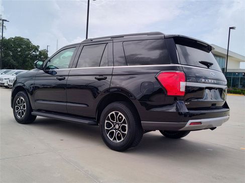 Used 2024 Ford Expedition XLT RWD image 4