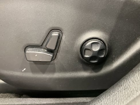 Used 2020 Jeep Cherokee Trailhawk w/ Cold Weather Group image 11