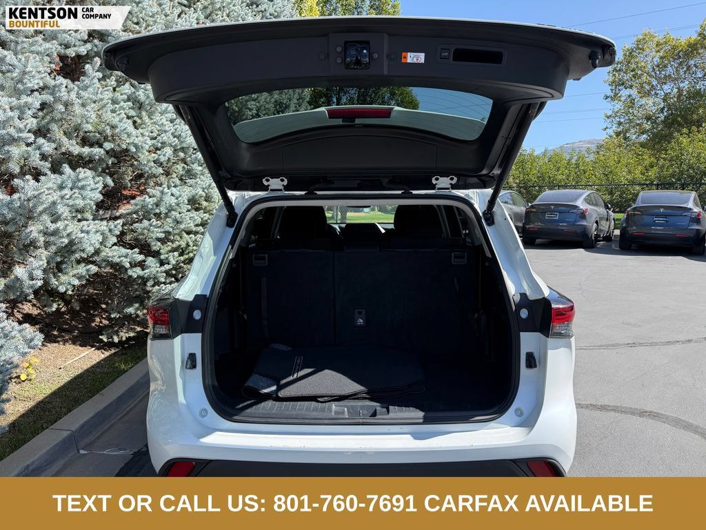 Used 2025 Toyota Highlander LE AWD/4WD image 33