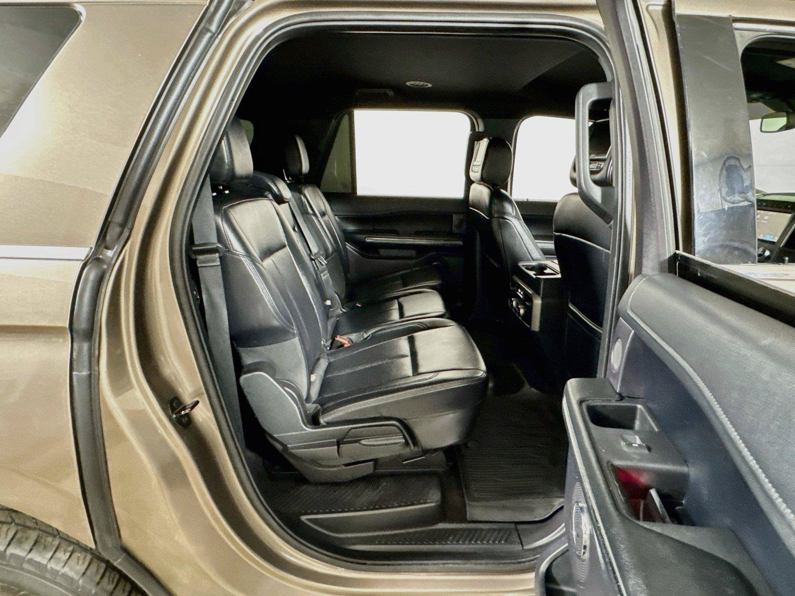 Used 2019 Ford Expedition Max XLT w/ Equipment Group 202A AWD/4WD image 27