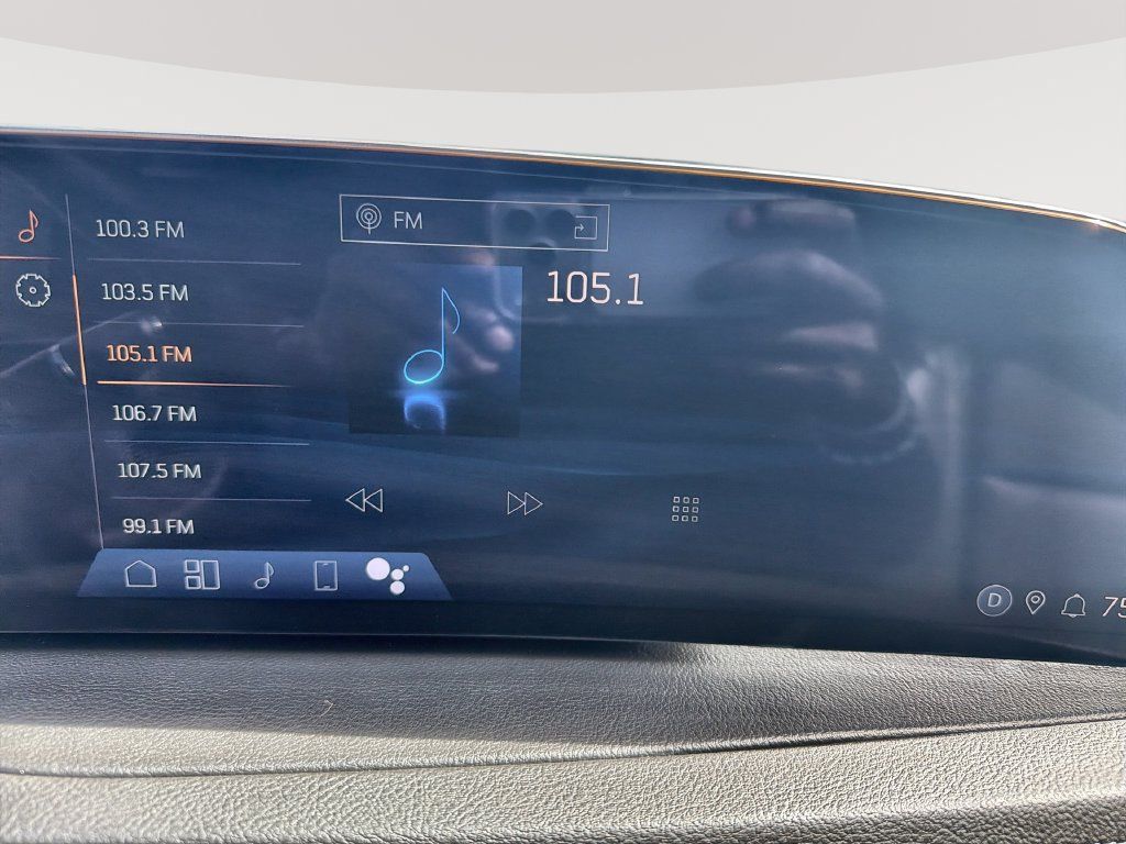 Used 2025 Cadillac XT4 Premium Luxury AWD/4WD image 12