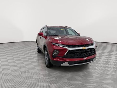 Certified 2024 Chevrolet Blazer LT w/ Convenience Package FWD image 3