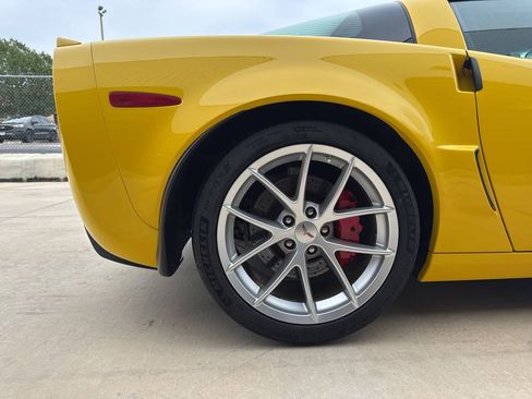 Used 2011 Chevrolet Corvette Z06 w/ Preferred Equipment Group RWD image 22