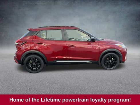Used 2023 Nissan Kicks SR image 7