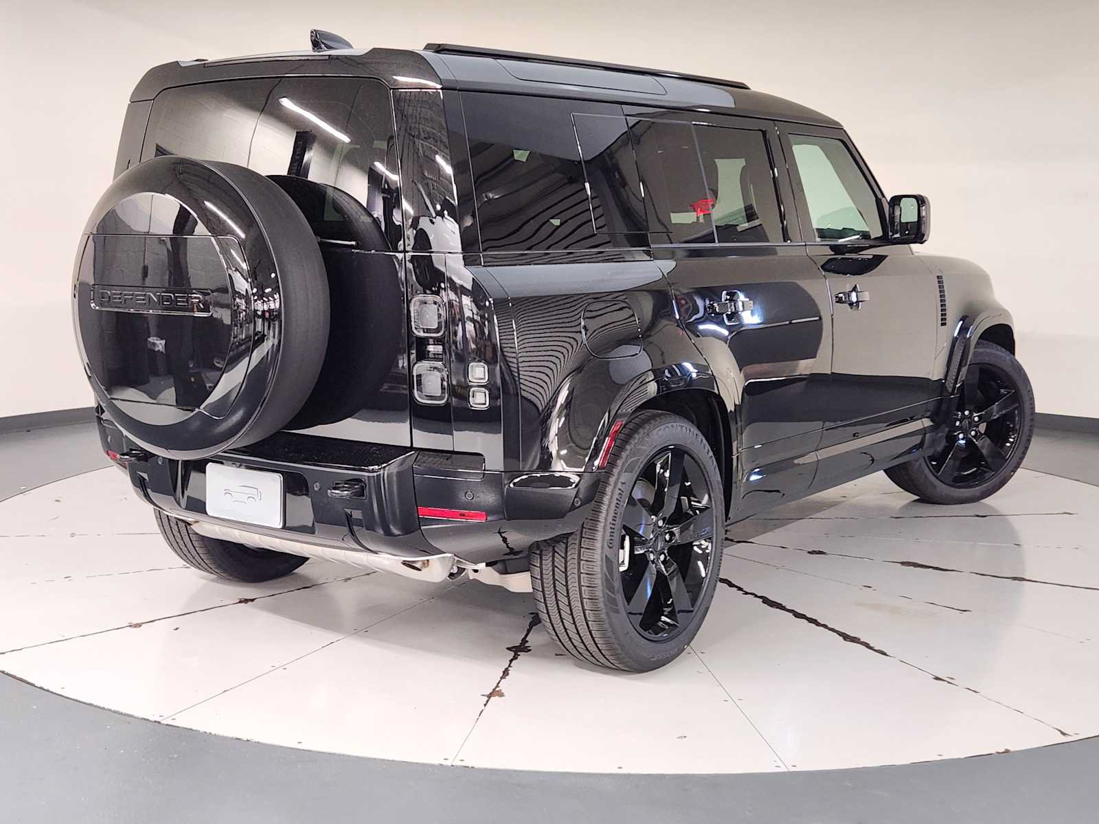 New 2026 Land Rover Defender 110 X-Dynamic SE AWD/4WD image 2