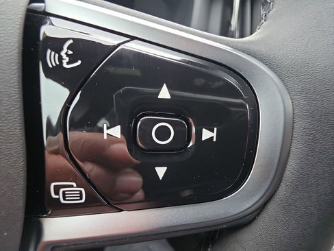 New 2026 Volvo XC60 B5 Core w/ Protection Package Premier image 18