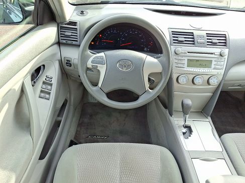 Used 2011 Toyota Camry LE image 15