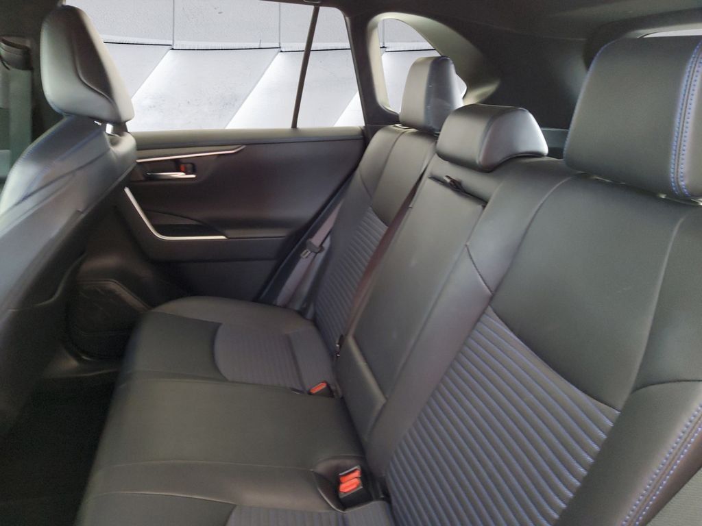 Used 2019 Toyota RAV4 XSE w/ XSE Weather Package AWD/4WD image 18