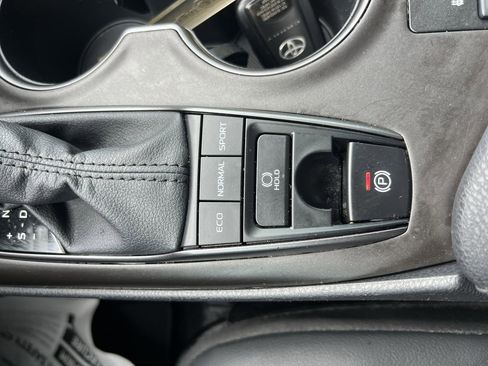 Used 2022 Toyota Camry XSE w/ Carpet Mat Package (TMS) FWD image 29