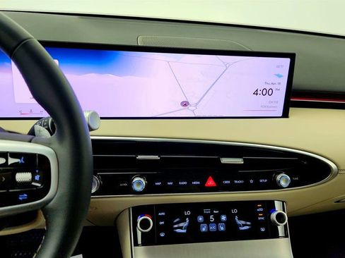 Used 2026 Genesis GV70 2.5T Select image 18