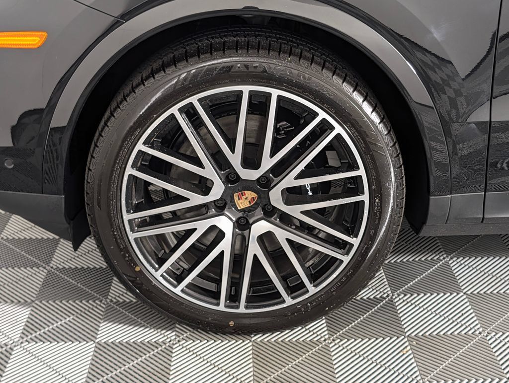 New 2026 Porsche Cayenne AWD/4WD image 10