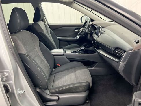 Used 2022 Nissan Rogue SV image 21