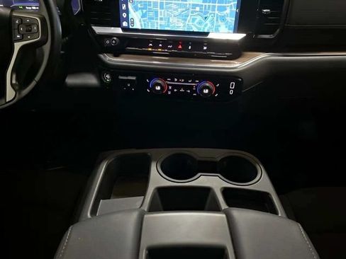 Used 2025 Chevrolet Silverado 1500 LT AWD/4WD image 11