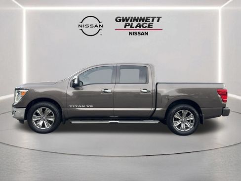 Used 2018 Nissan Titan SL w/ Chrome Package RWD image 26