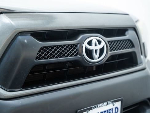 Used 2014 Toyota Tacoma PreRunner w/ Convenience Package RWD image 11