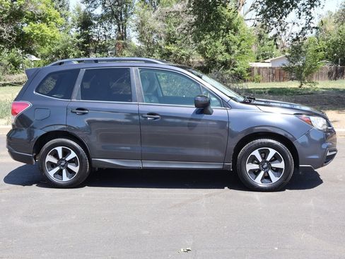Used 2017 Subaru Forester 2.5i Limited AWD/4WD image 3