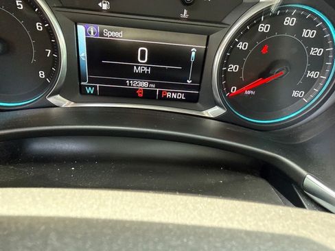 Used 2018 Chevrolet Equinox Premier FWD image 11