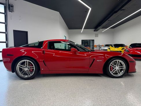 Used 2007 Chevrolet Corvette Z06 w/ Preferred Equipment Group RWD image 17