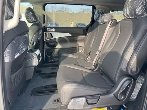New 2026 Kia Carnival SX Prestige image 14
