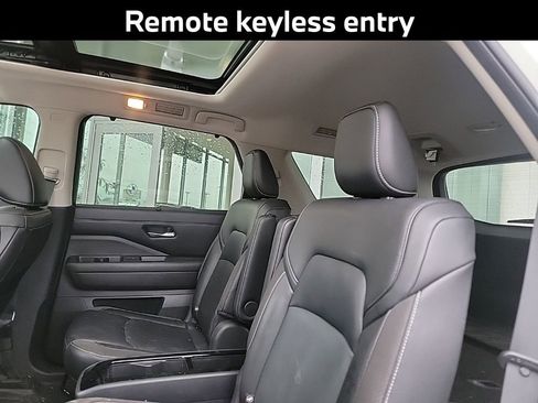 Used 2022 Nissan Pathfinder SL w/ SL Premium Package image 10