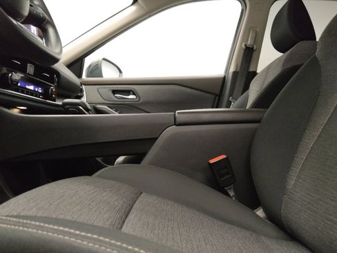 Used 2022 Nissan Rogue SV FWD image 17