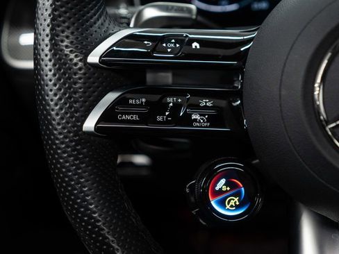 Used 2025 Mercedes-Benz GLC 43 AMG 4MATIC image 21